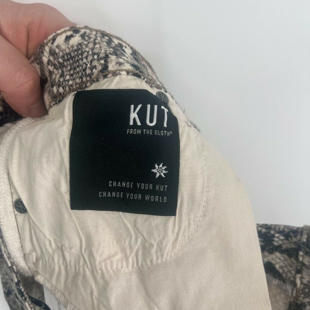 NWT KUT from the Kloth Denim High Rise Snake Print Gidget Shorts Womens 4 Black - Picture 7 of 10